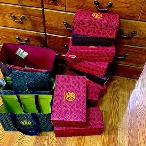 10 boxes and 7 bags in good condition